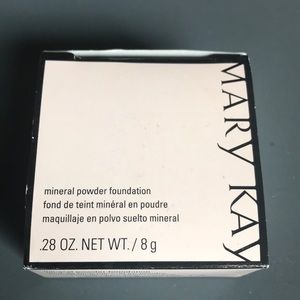 Mary Kay mineral powder foundation New in box